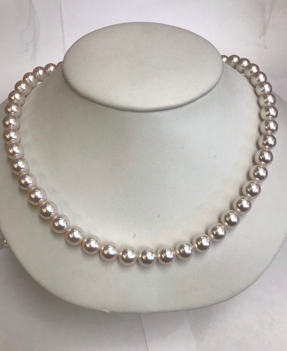 8mm Fine Quality Akoya Pearls high Luster Great Color No Spots 17" 14k Gold Clasp