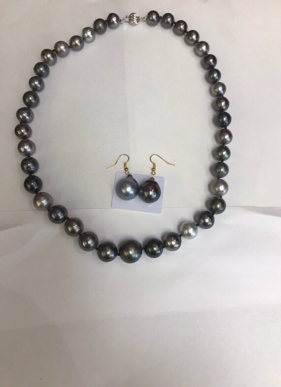 12x17.5mm Tahitian South Sea Pearls 18mm Matching Earrings 14k Gold Clasp and Tops 4000
