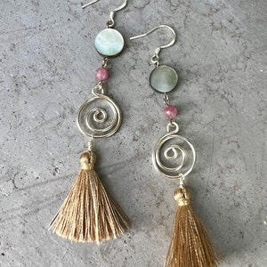 Sterling silver tassel × Natural shell earrings
