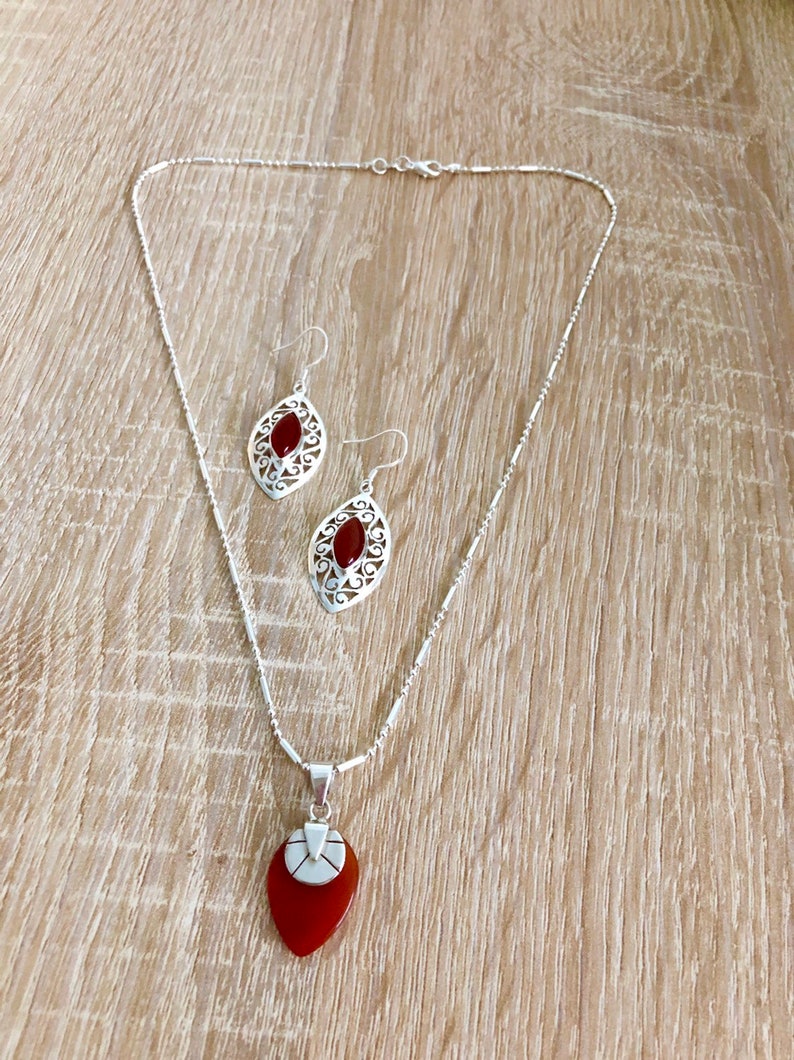 Sterling Silver Carnelian Pendant Necklace /& Earrings Set