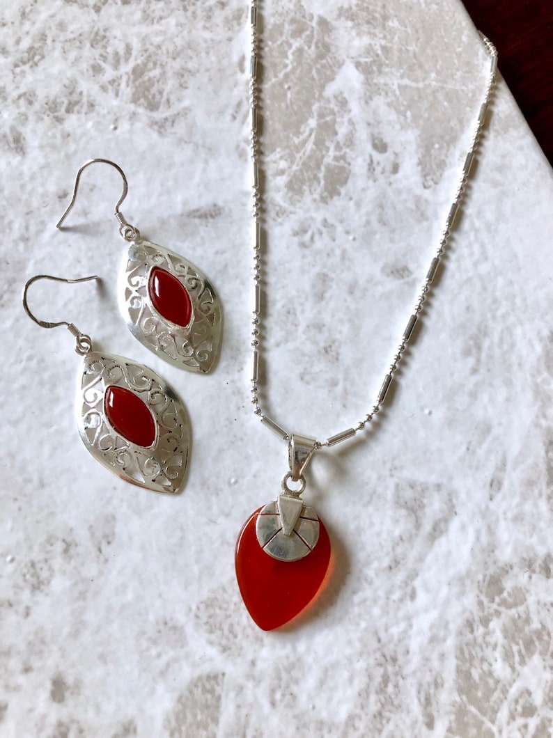 Sterling Silver Carnelian Pendant Necklace /& Earrings Set