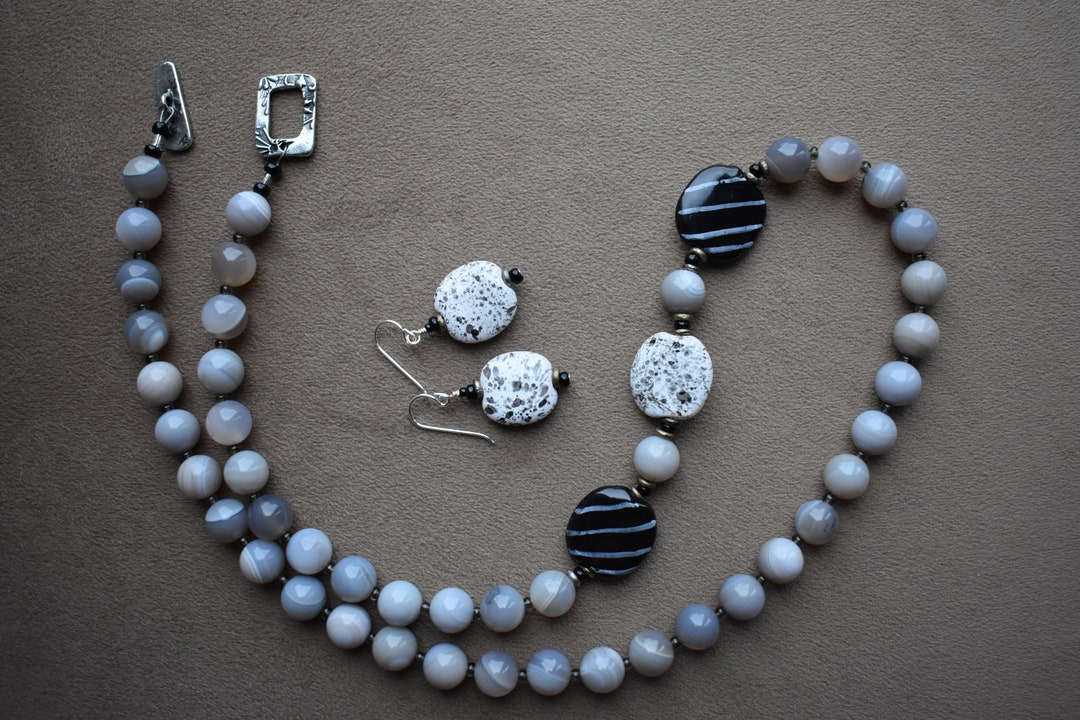 Kazuri Focal Bead and Shades of Gray Agate Necklace Set, Black and ...