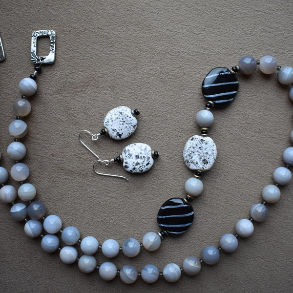 Kazuri Focal Bead and Shades of Gray Agate Necklace Set, Black and White Kazuri Focal Beads and Shades of Gray Agate 26" Necklace Set