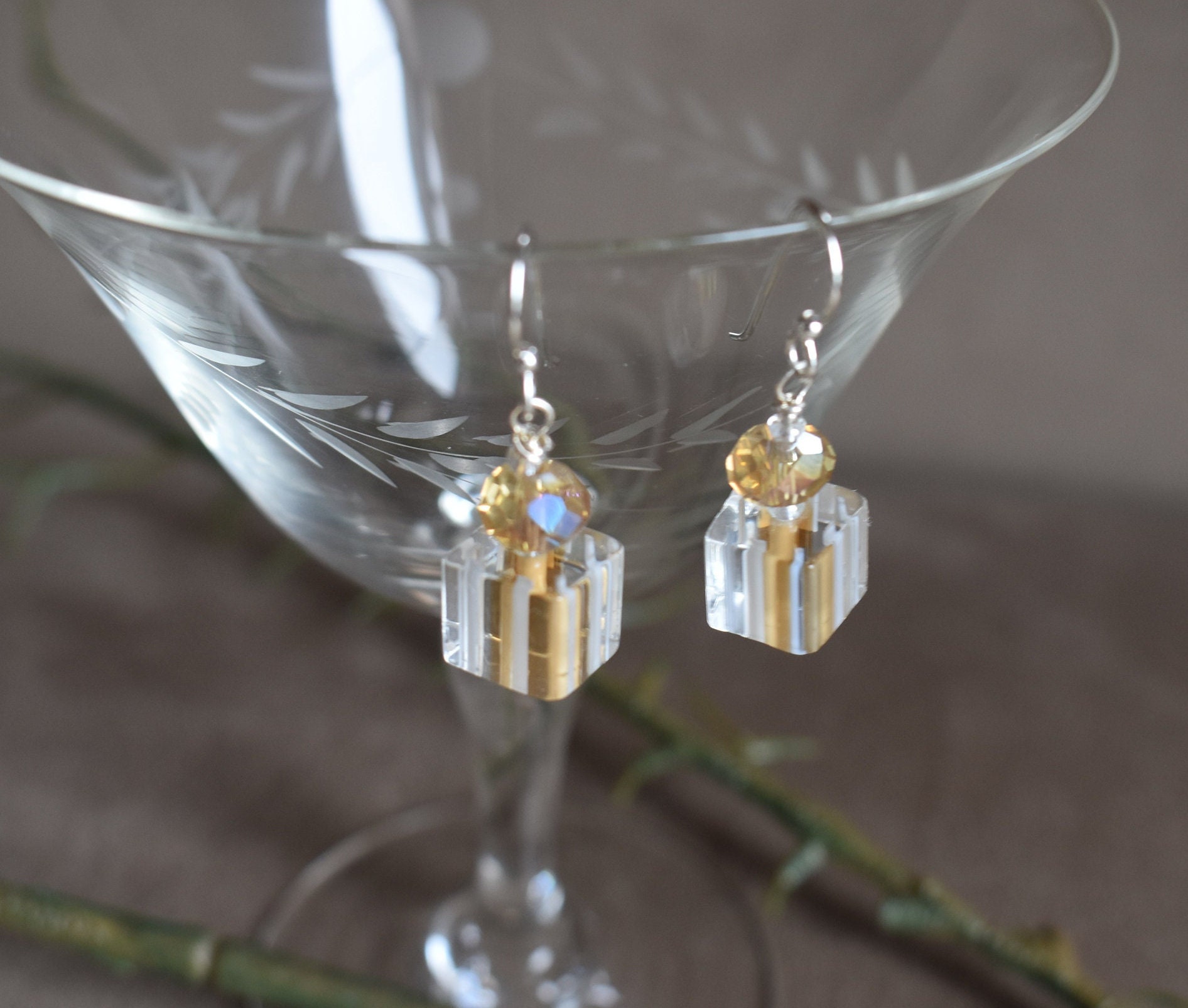 Gold and White Color Furnace Glass With Gold Czech Glass Crystal