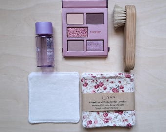 Organic cotton fleece makeup remover wipes with floral patterns, linen look