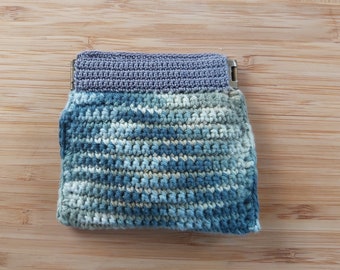 Crochet coin purse, mottled green and grey, click clack clasp, vintage