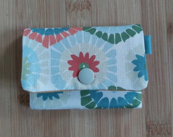 Multicolored geometric pattern card holder, 3 compartments, resin pressure