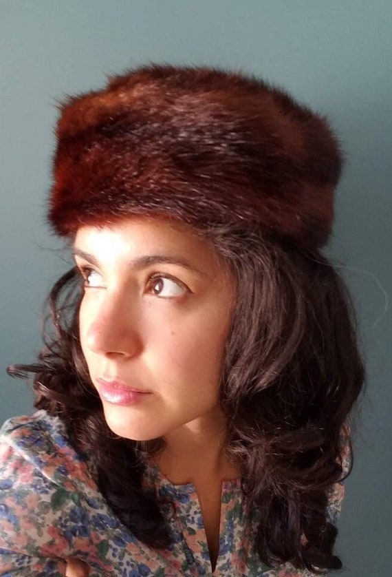 Mid Century 1960s Vintage Dark Brown Faux Fur Pillbox Hat from Knollenberg/'s Richmond Indiana Size 21 12 60s Women/'s Winter Clothing