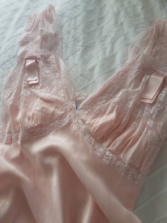 30s 40s Vintage Pale Pink Lace Nightgown 1930s/ 19