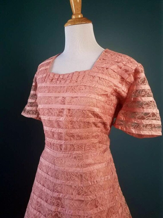 40s // 50s Vintage Mauve Pink / Dusty Rose Lace Dr