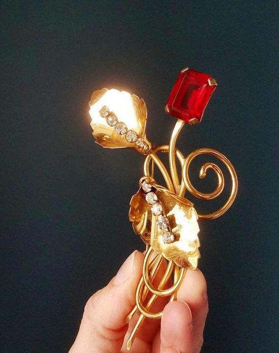 1940s Art Deco Red Spinel Brooch