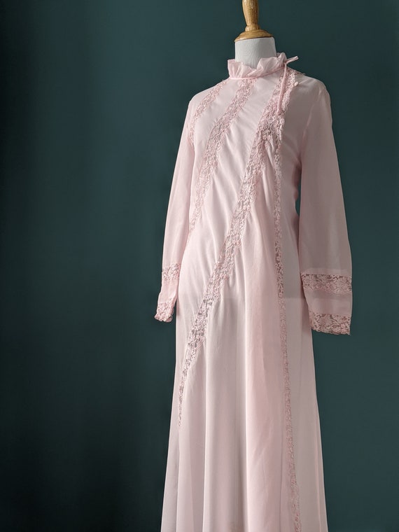 Vintage 60s 70s Pale Pink Lace Chiffon Cheongsam … - image 2