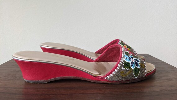 Vintage 50s 60s Red beaded floral leather sandals… - image 7