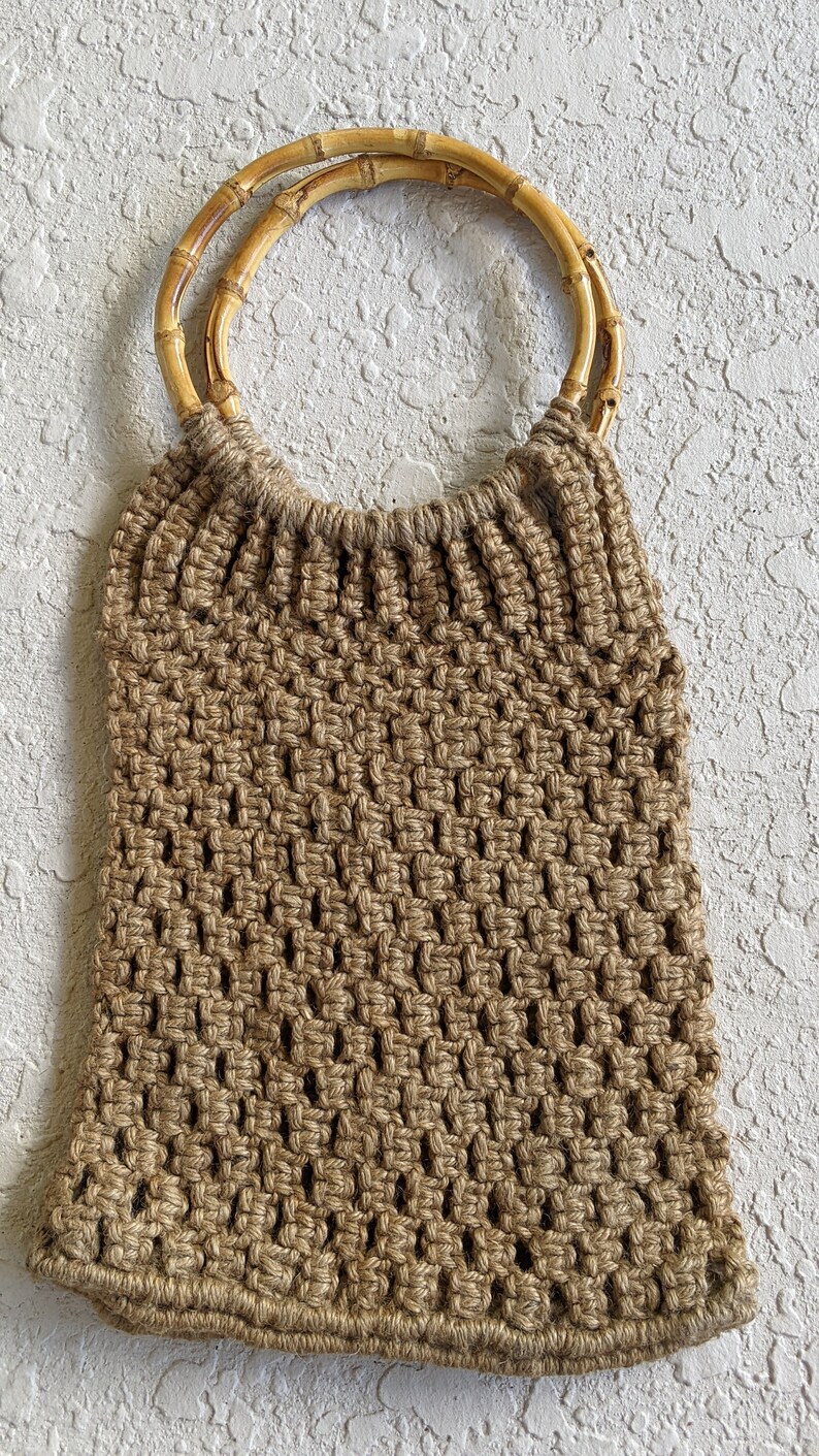 Vintage 70s Hemp Crocheted Macrame Bamboo Handle Bohemian Beach Bag Shopping Bag front