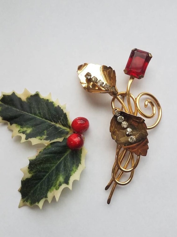 1940s Art Deco Red Spinel Brooch