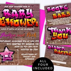 Könnte beinhalten: Ein Satz von vier druckbaren Babyparty-Einladungen mit Graffiti-Thema. Die Einladungen zeigen ein Kassettenband-Design mit einem rosa Stern und dem Text "Hip Hop Hooray for a Baby Shower". Die Einladungen beinhalten auch eine Karte "Books for Baby", eine Karte "Thank You" und eine Karte "Diaper Raffle".