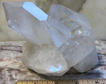 Quartz cluster, natural