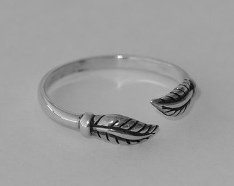 TJS 925 Sterling Silver Toe Ring Leaf Feather Leaves Adjustable Oxidised Fine Body Jewellery