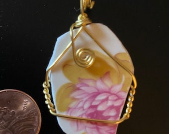 BROKEN CHINA PENDANT