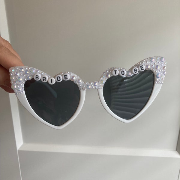Pearl heart bride to be sunglasses