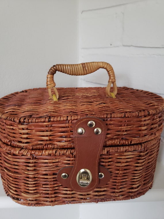 1960s Red Wicker Basket Handbag — Blondies Retro Vintage Boutique