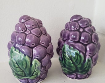 Grape Salt and Pepper Shakers Pair Of Grapes Summer Patio Decor Vintage Salt and Pepper Gift Items