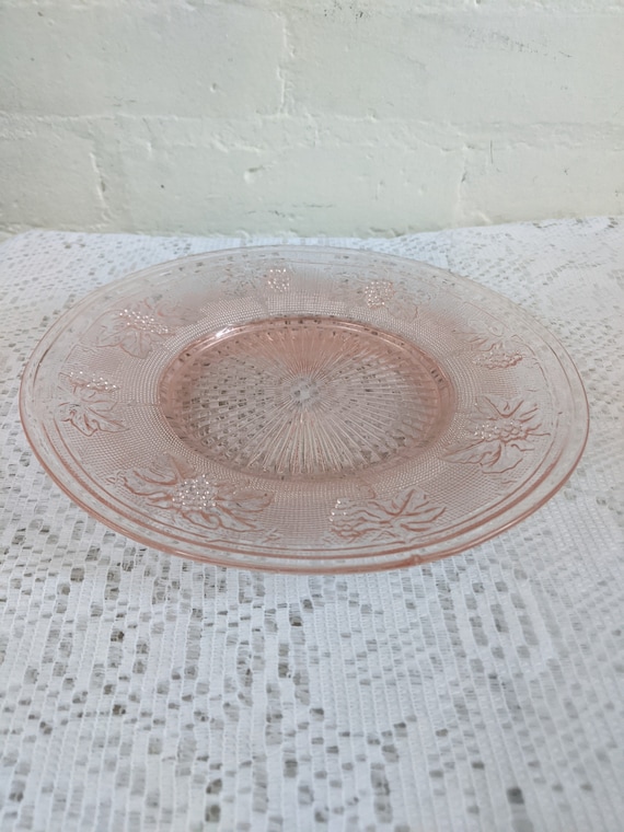 Vintage Detailed Pink Glass Plate Vintage Detailed Pink Glass Plate