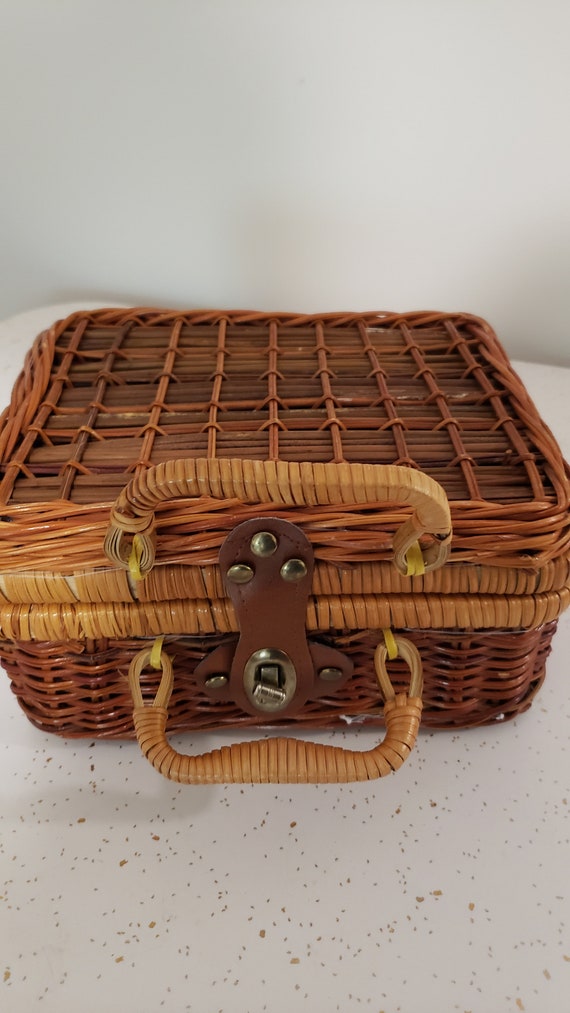 Vintage Wicker Picnic Basket Purse Polka Dot Interior… Gem