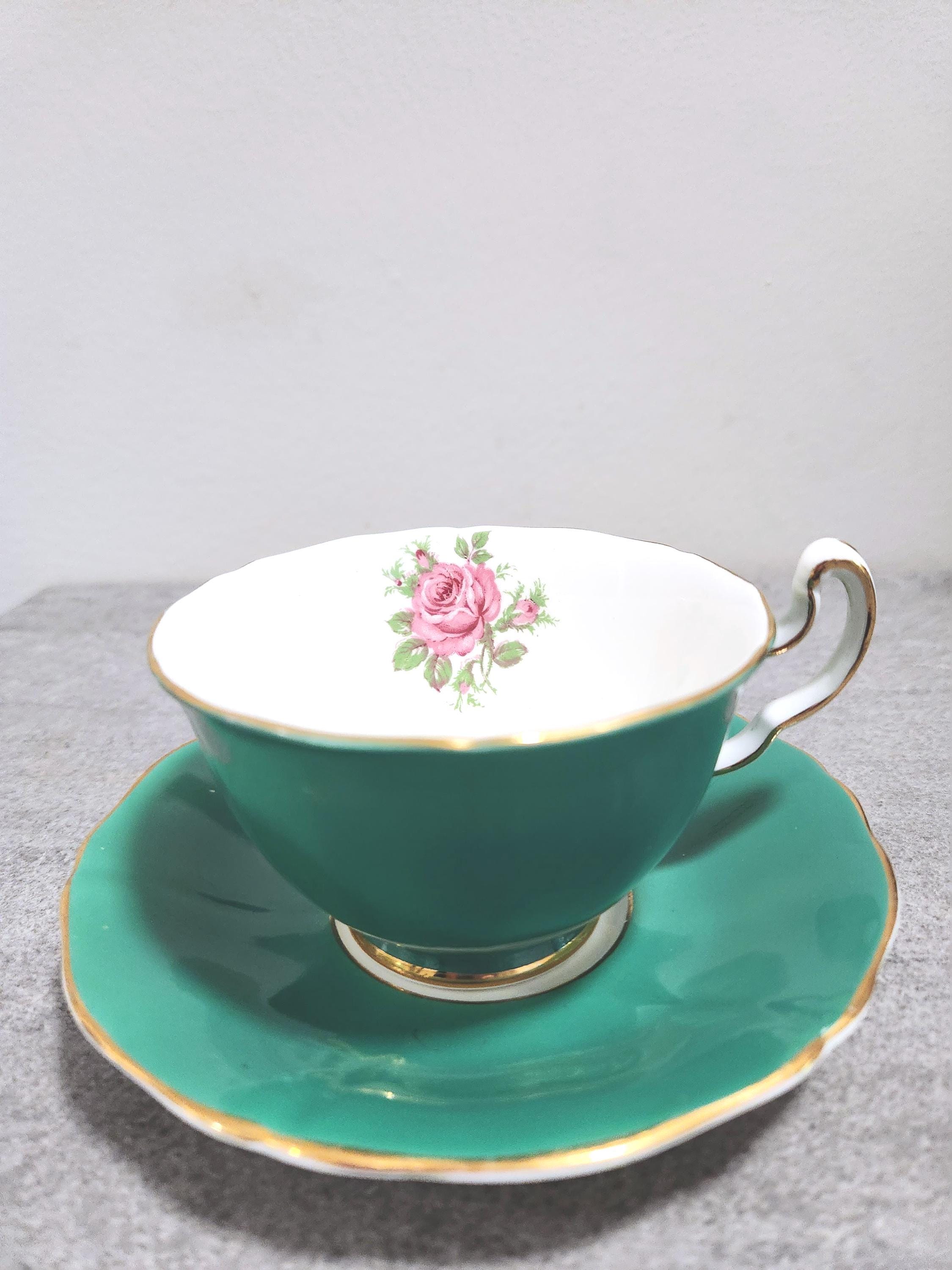 Adderley BONE CHINA ティーカップ・皿セット　ヴィンテージ Adderley Bone China Tea Cup & Saucer - Beautiful Floral Design