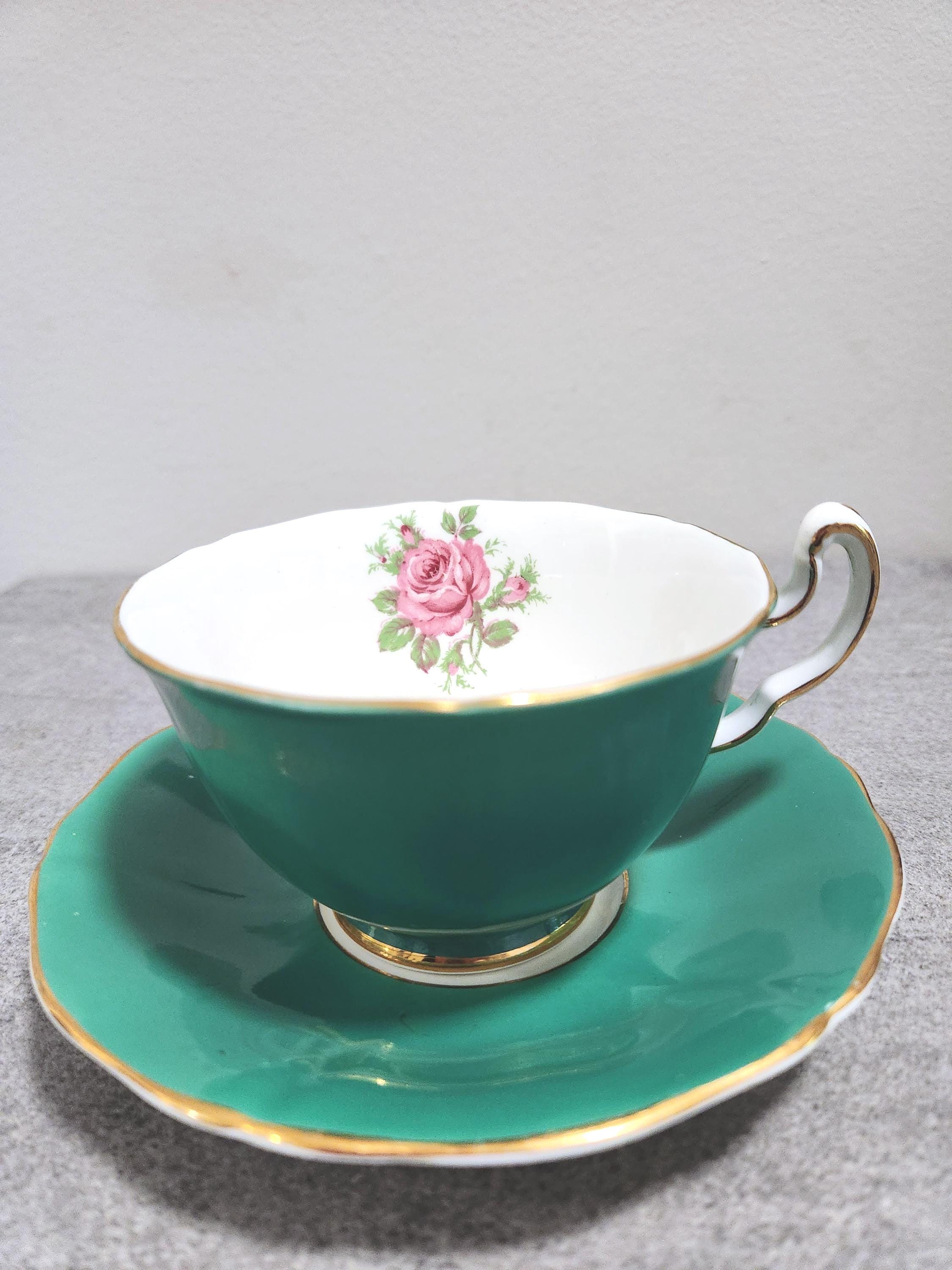 Adderley BONE CHINA ティーカップ・皿セット　ヴィンテージ Vintage Adderley Green Bone China Teacup, Floral Interior - Etsy