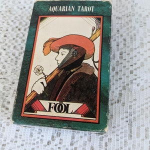 Aquarian tarot アクエリアンタロット:ヴィンテージ アクエリアン・タロット 缶入り Aquarian Tarot in a Tin
