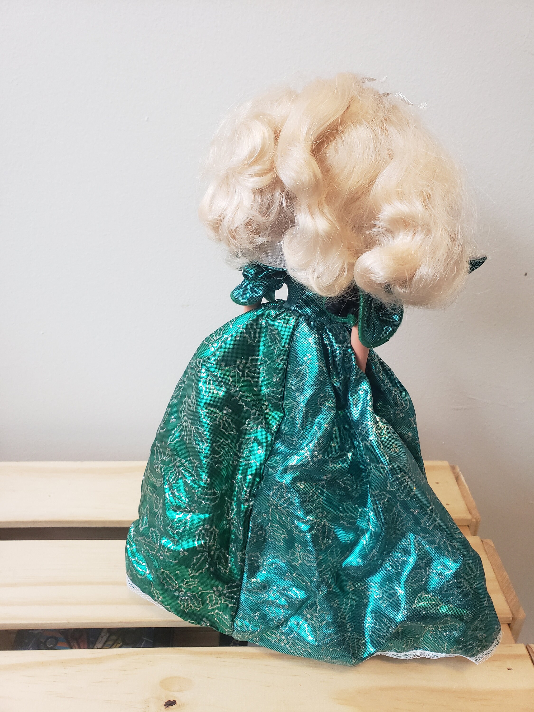 Vintage 1995 Happy Holiday Barbie Green Holly Dress, Accessories With Stand  - Etsy