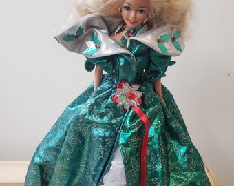 Happy Holiday Barbie 141423 Mattel Barbie 1995 Green Dress With Holly Barbie From the 90s With Accessories Vintage Barbie With Stand Etsy