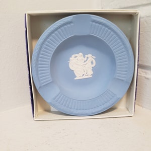 Vintage Boxed Wedgwood Blue Ashtray: Cameo Ladies Decor