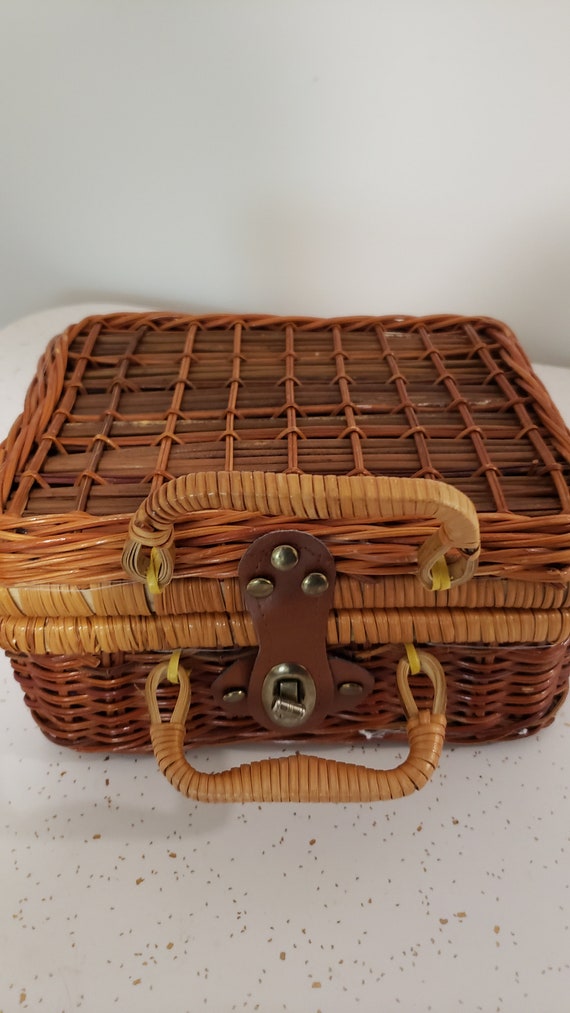 Vintage Wicker Picnic Basket Purse Polka Dot Interior… Gem