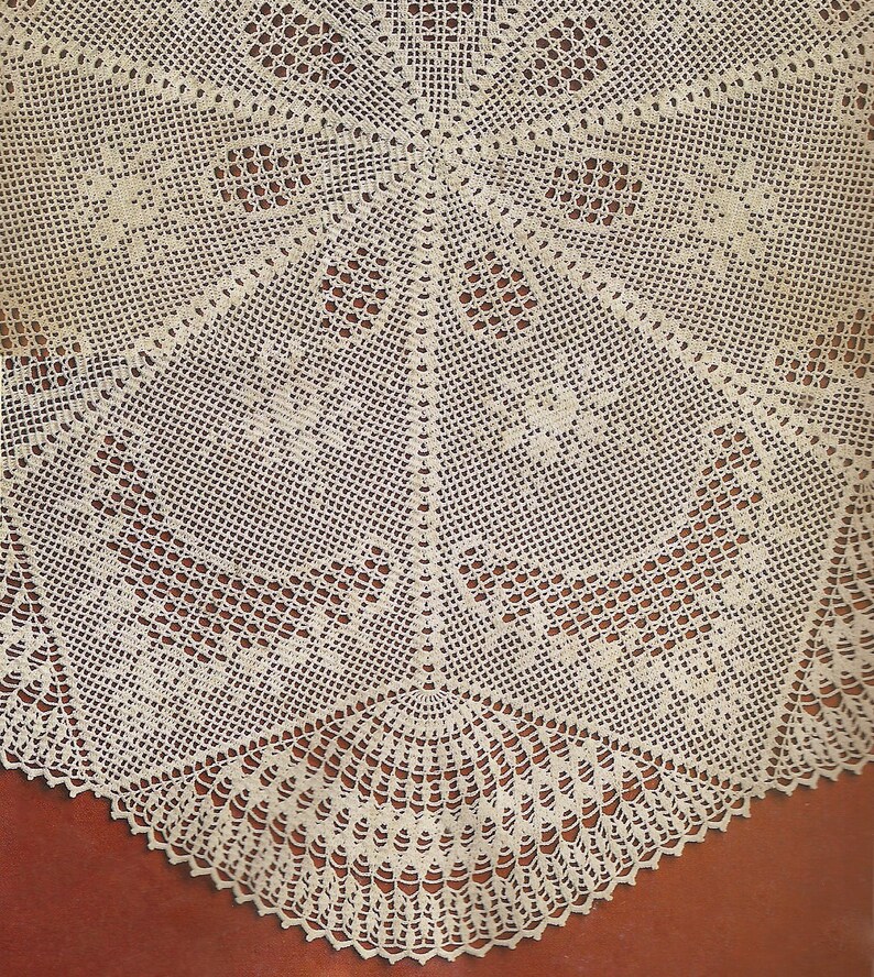 Filet Crochet Table Cover Vintage Pattern Size 30 Ins 75 Cm Round Lace