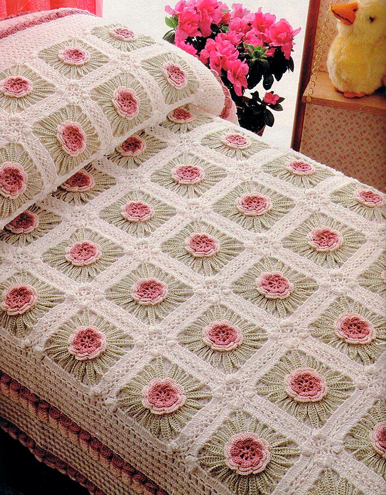 Crochet Lace Floral Bedspread Child's Bedspread 39 x 54