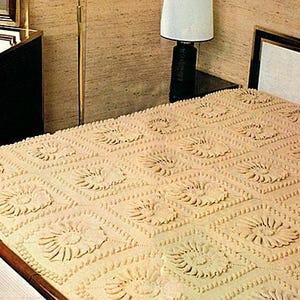 花柄のベッドスプレッドかぎ針編みパターン ウールのベッドカバー スローブランケット ヴィンテージかぎ針編みパターン サイズ: 202 x 226 cm 80 x 90 インチ - チャート #S35*