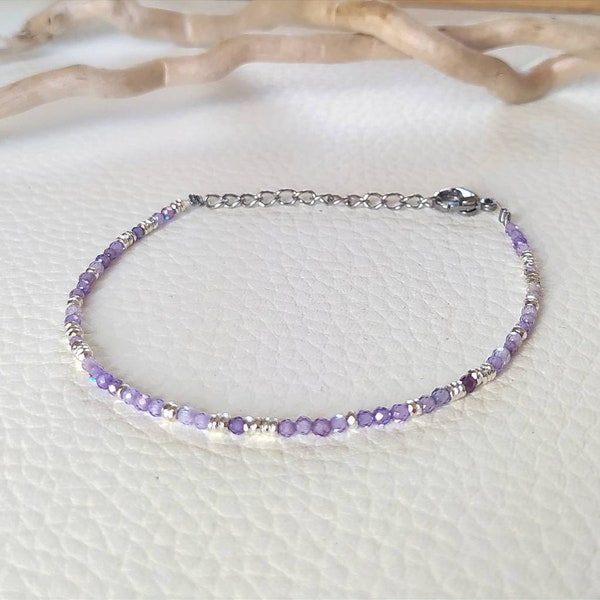 Bracelet en perles  cristal violet et hématite argentée sur acier argent