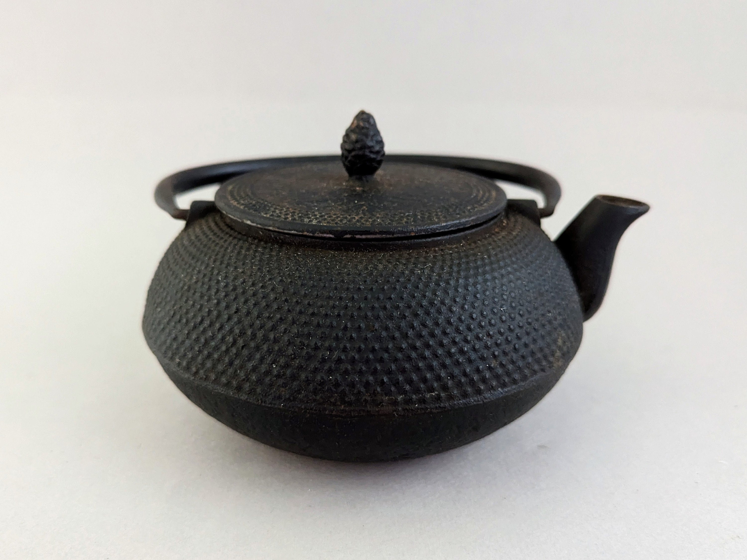 Antique Vintage Rustic Cast Iron Teapot Coffee Pot Kettle Swivel Lid ❤️  sj17j