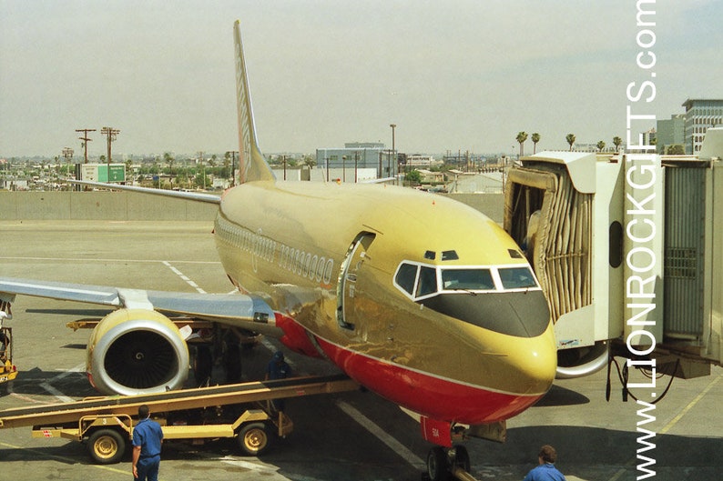 Southwest Airlines B737-500 N504SW Photo image 1