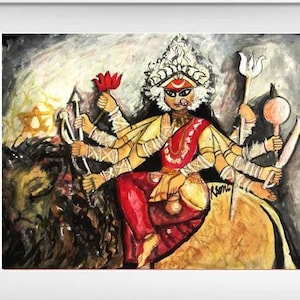 Puede incluir: Una pintura de acuarela de una diosa hindú con múltiples brazos, montando un león. Lleva un atuendo rojo y blanco y sostiene varias armas. El fondo es gris oscuro con una nube gris clara.