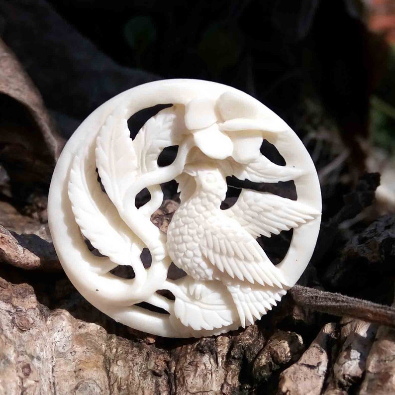 Adorable Hummingbird Focal Bead Recycled Buffalo Bone Bali Carving Good for Pendant For Gift E124