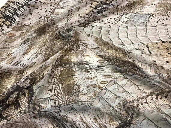 Tuch Schal Cotton Seide Schlangenhaut snake print hellbeige made in Italy