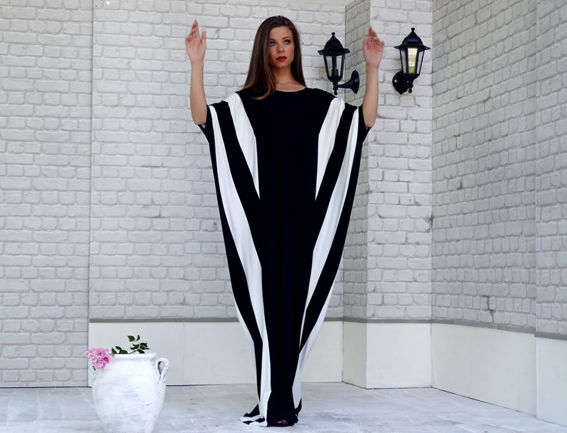 Black White Plus Size Loose Caftan Maxi Dress 