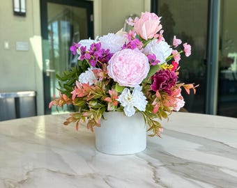 Clara – Centro de mesa inspirado en el jardín en jarrón de cemento hecho a mano