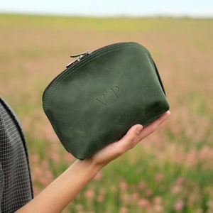 Green Leather Makeup Bag, Personalized Zipper Cosmetic Pouch, Custom Women Small Makeup Case, Mom or Wife Gift with Name