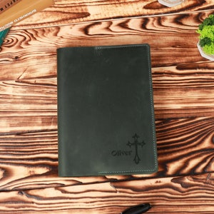 Funda de cuero verde para Biblia para hombre, estuche personalizado, regalo religioso para pastor, funda para cuaderno con versículos bíblicos, funda para diario de estudio bíblico.