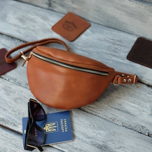Leather Bum Bag, Custom Sling Bag for Woman, Fanny Pack Women, Handmade Waist Bag for Wife, Hip Bag, Crossbody Belt Bag for Her, Mom Gift