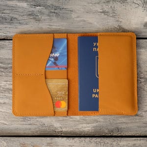 Leder Passhülle, Bifold Passport Brieftasche Personalisiert, Gravierte Passport Cover, Dokumentenmappe, Benutzerdefinierte Passport Case, Dad Geschenk